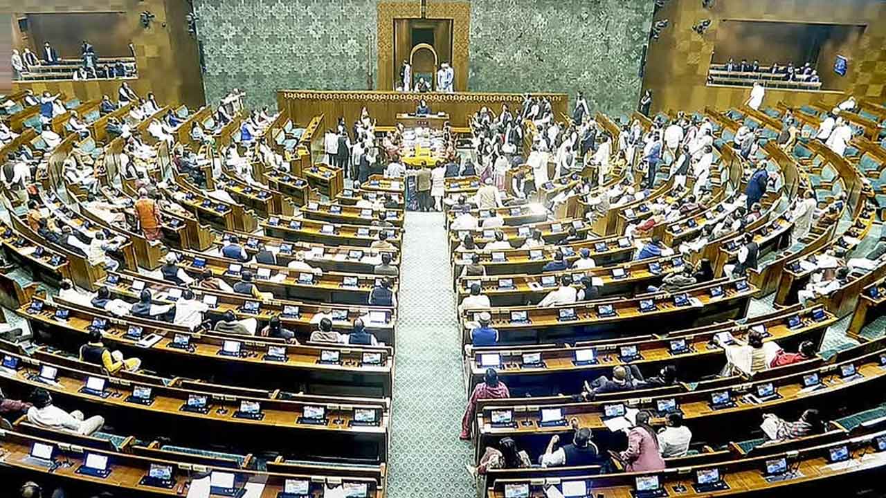 కాంగ్రెస్‌-సోరోస్‌ సంబంధాలపై అట్టుడికిన పార్లమెంట్‌