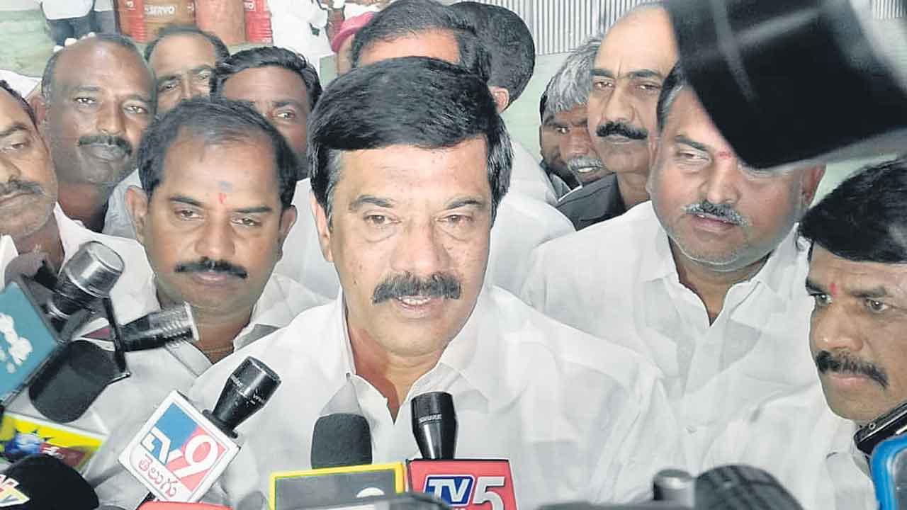 రైతులకు న్యాయం చేయండి