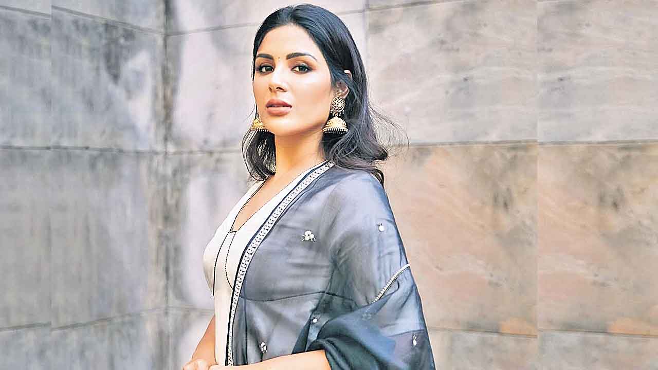 Samyuktha Menon | రూట్‌ మార్చి లేడీ ఓరియెంటెడ్‌ మూవీతో వస్తున్న సంయుక్త మీనన్.. మూవీ టైటిల్‌ ఇదే!