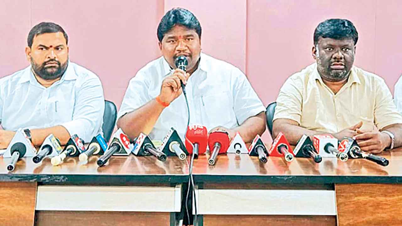 అక్రమాలకు కేరాఫ్‌ ఎక్సైజ్‌ శాఖ