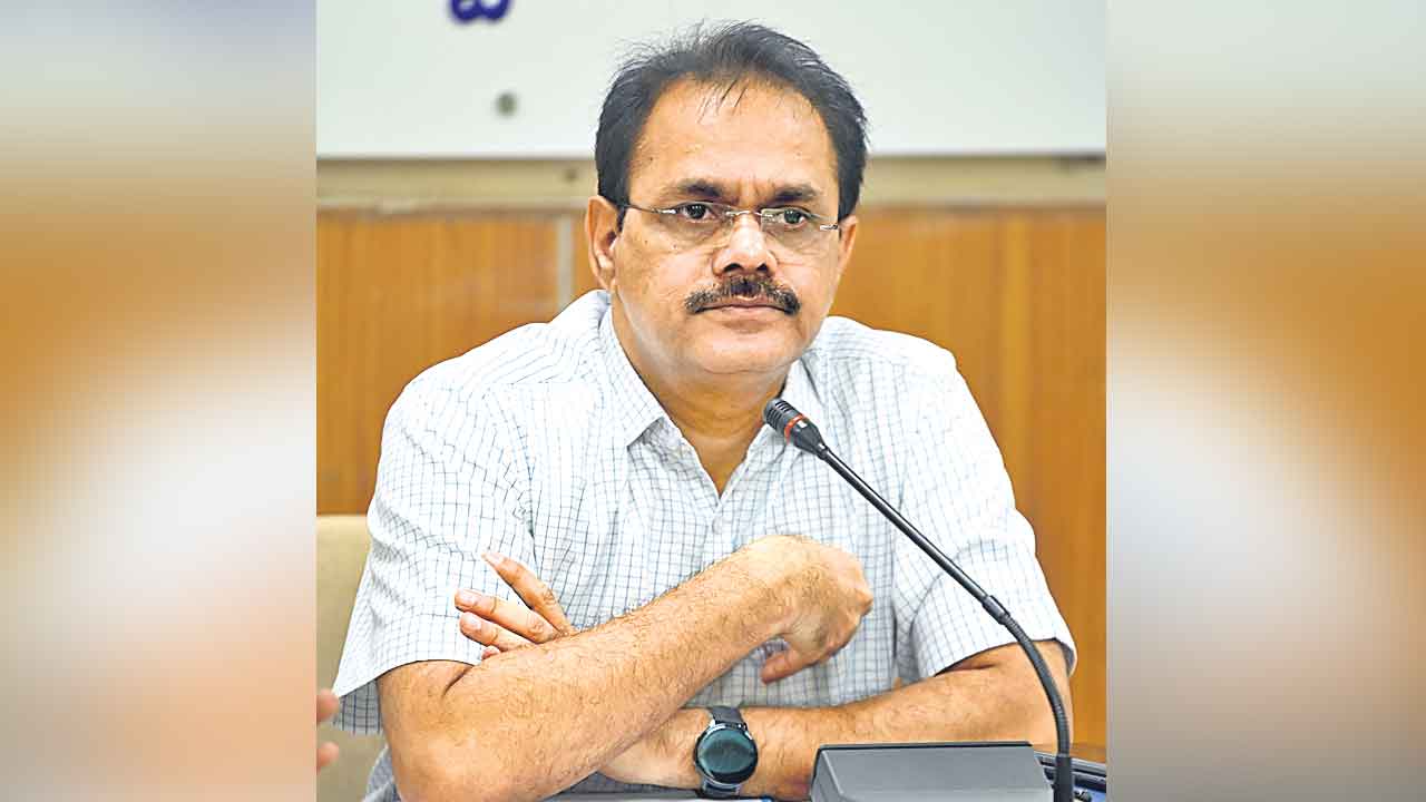 Burra Venkatesham | బుర్రా వెంకటేశం.. ట్యూషన్‌ టీచర్‌ నుంచి టీజీపీఎస్సీ చైర్మన్‌గా..