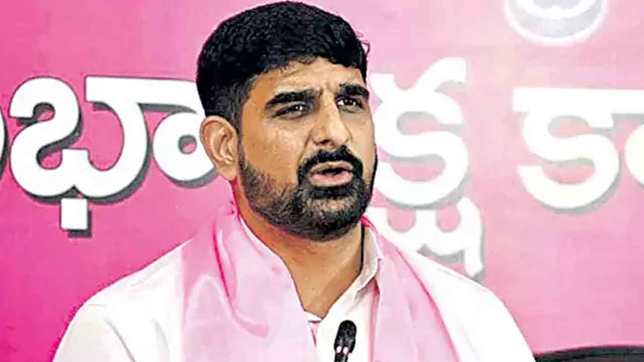 ఫిర్యాదుదారుపైనే రాత్రికి రాత్రి కేసు