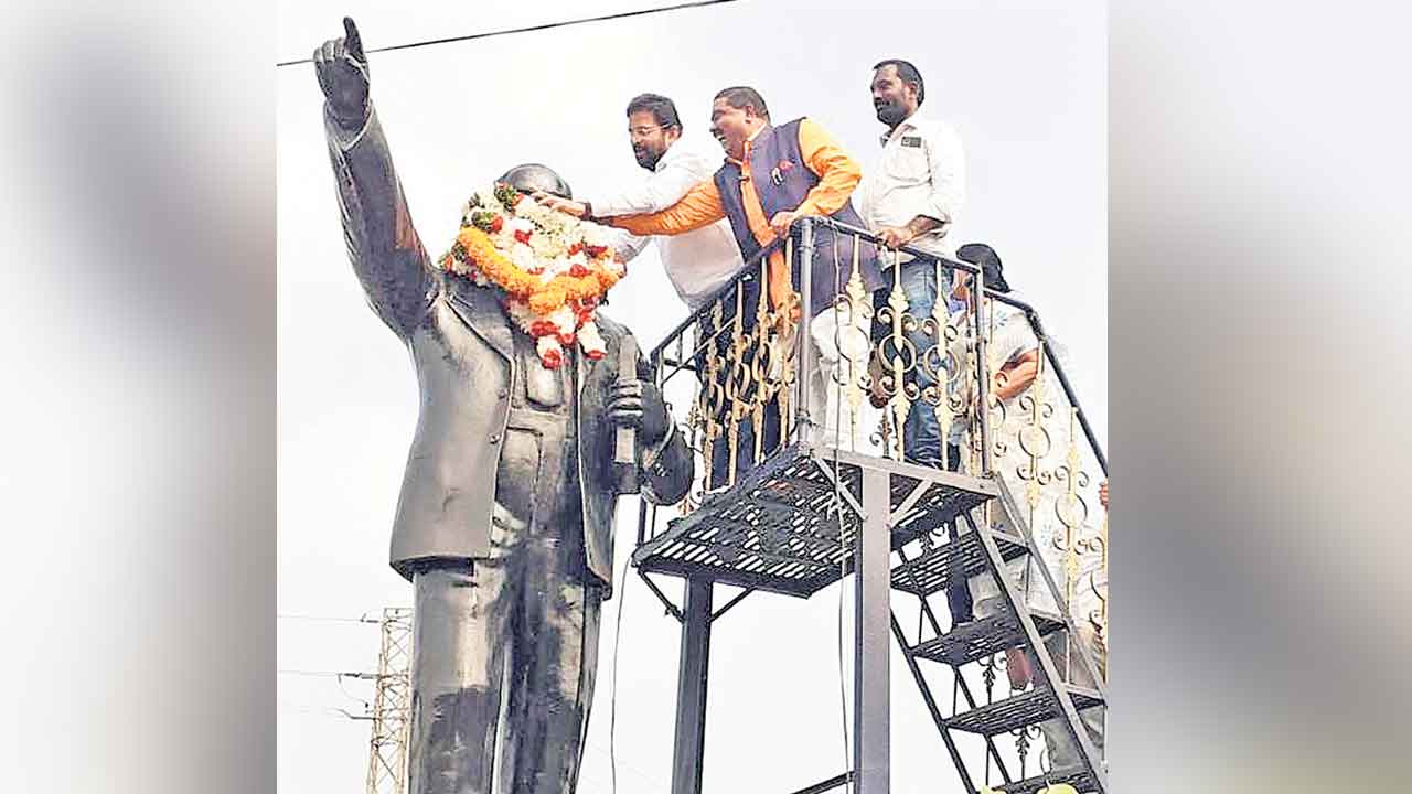 దళితులకు నష్టం చేస్తే ఊరుకోం