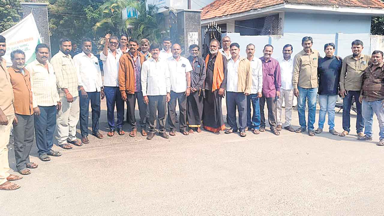 ఆటో డ్రైవర్ల అరెస్ట్‌