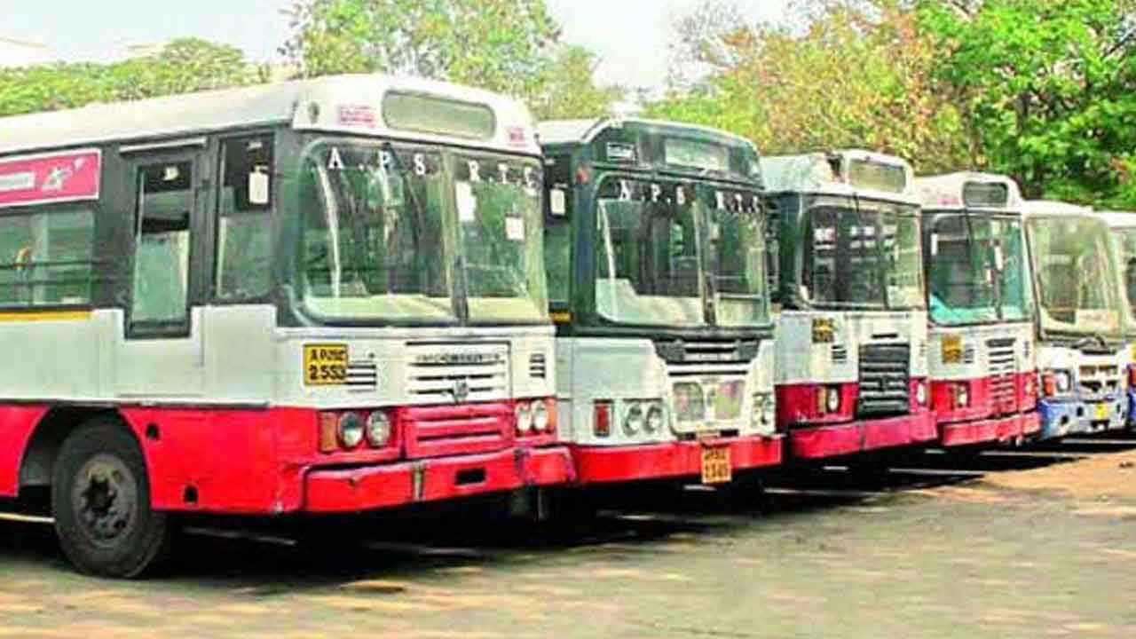 TGSRTC | సమస్యలు పరిష్కారమయ్యేదెన్నడో.. ఆర్టీసీలో త్రిసభ్య కమిటీ రచ్చ?