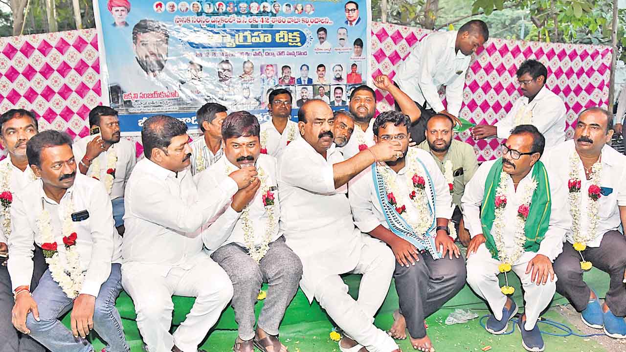 బీసీలకు 42%రిజర్వేషన్‌ ఇవ్వాల్పిందే