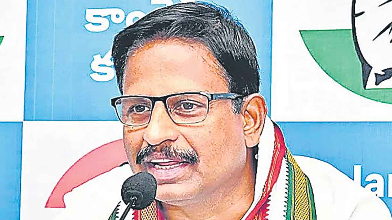 వచ్చే ఎన్నికల ముందు పింఛన్లు పెంచుతాం: యెన్నం