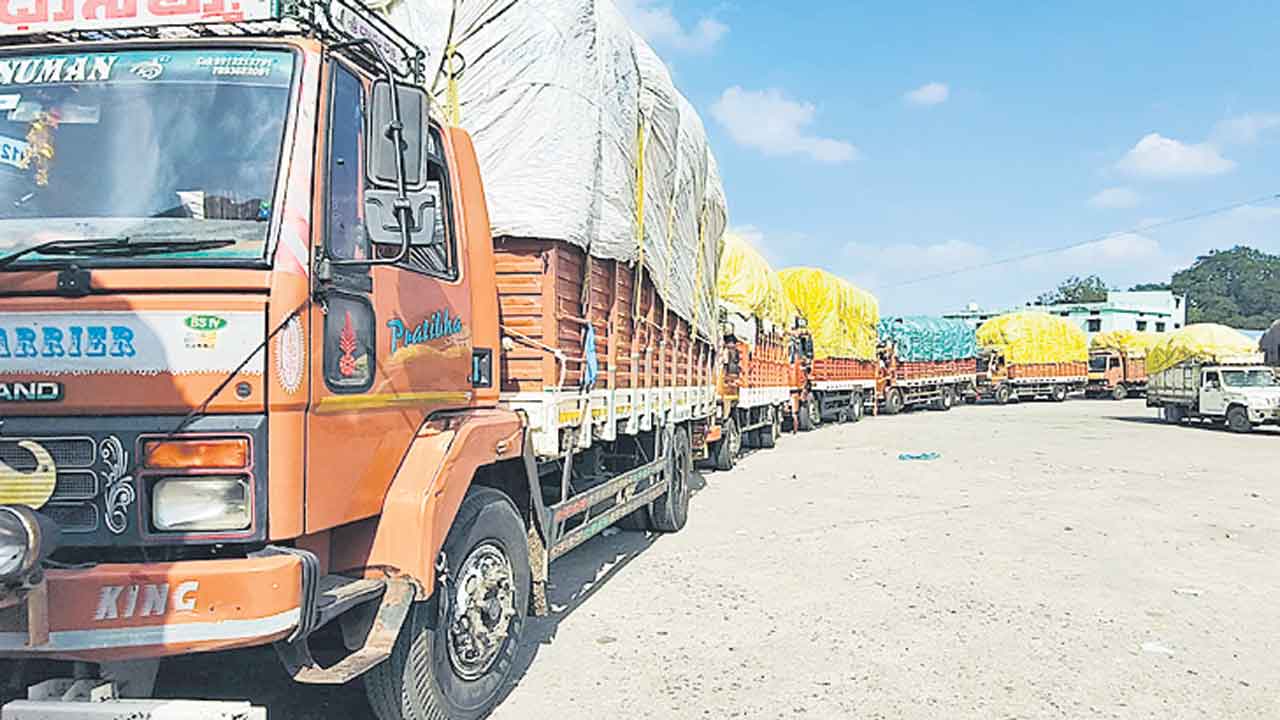 మాయజాలం.. పత్తి కొనుగోళ్లలో దళారుల దందా