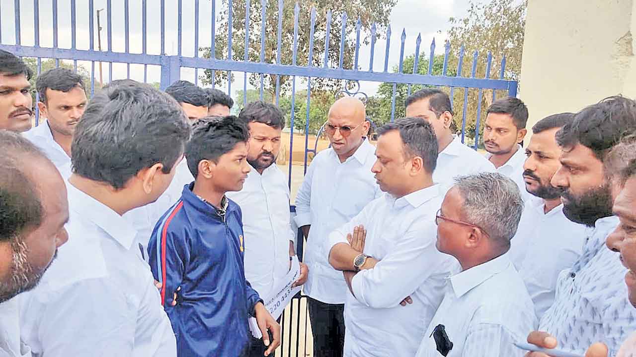 RS Praveen Kumar | విద్యార్థులను పొట్టన పెట్టుకుంటరా?.. ఆర్‌ఎస్‌ ప్రవీణ్‌కుమార్‌ ఫైర్‌