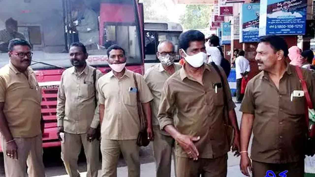 ప్రభుత్వ తీరుపై గరం గరం