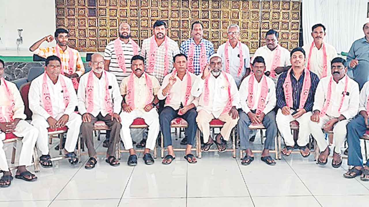 కేసులతో గొంతు నోక్కలేరు.. వైఫల్యాలను ఎత్తిచూపితే కేసులా?