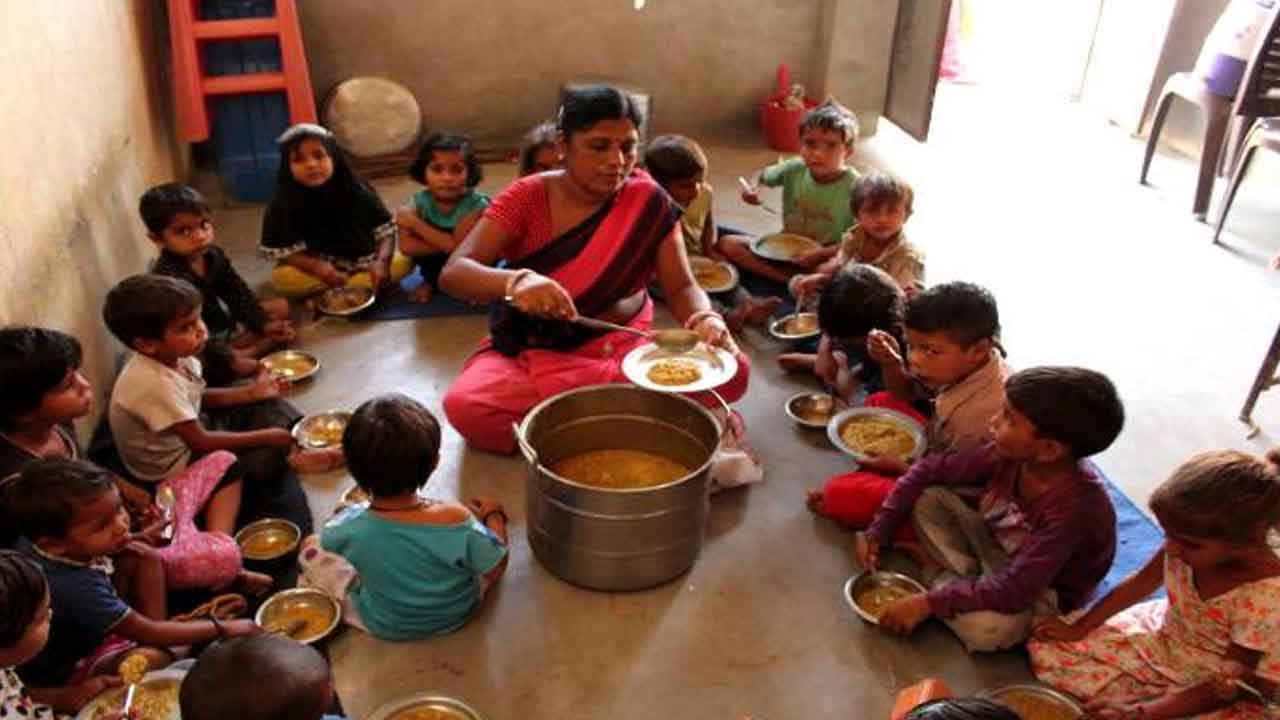 అంగన్వాడీలకు ‘ఆయిల్‌ఫెడ్‌’ నుంచే సరుకులు