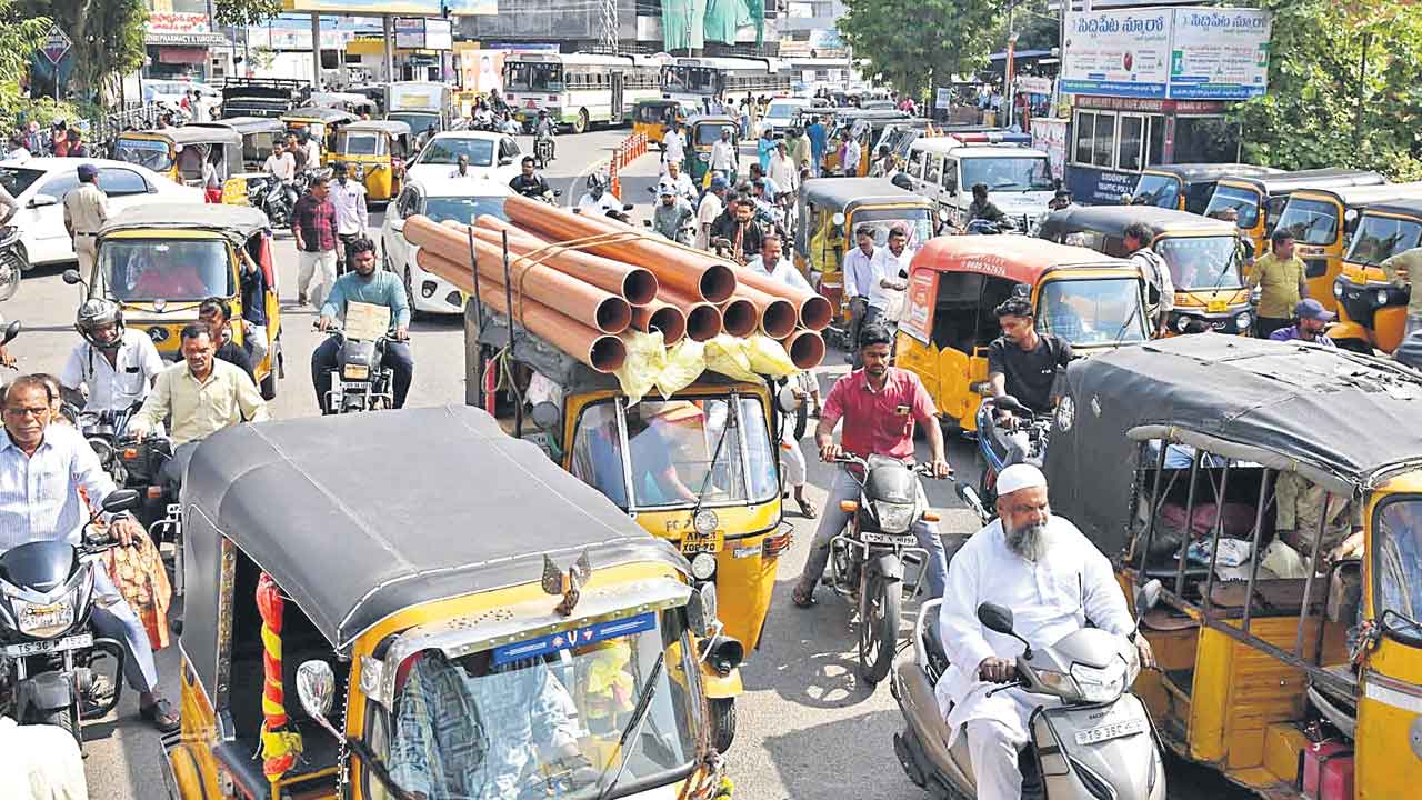 అలంకారప్రాయంగా ట్రాఫిక్‌ సిగ్నల్స్‌