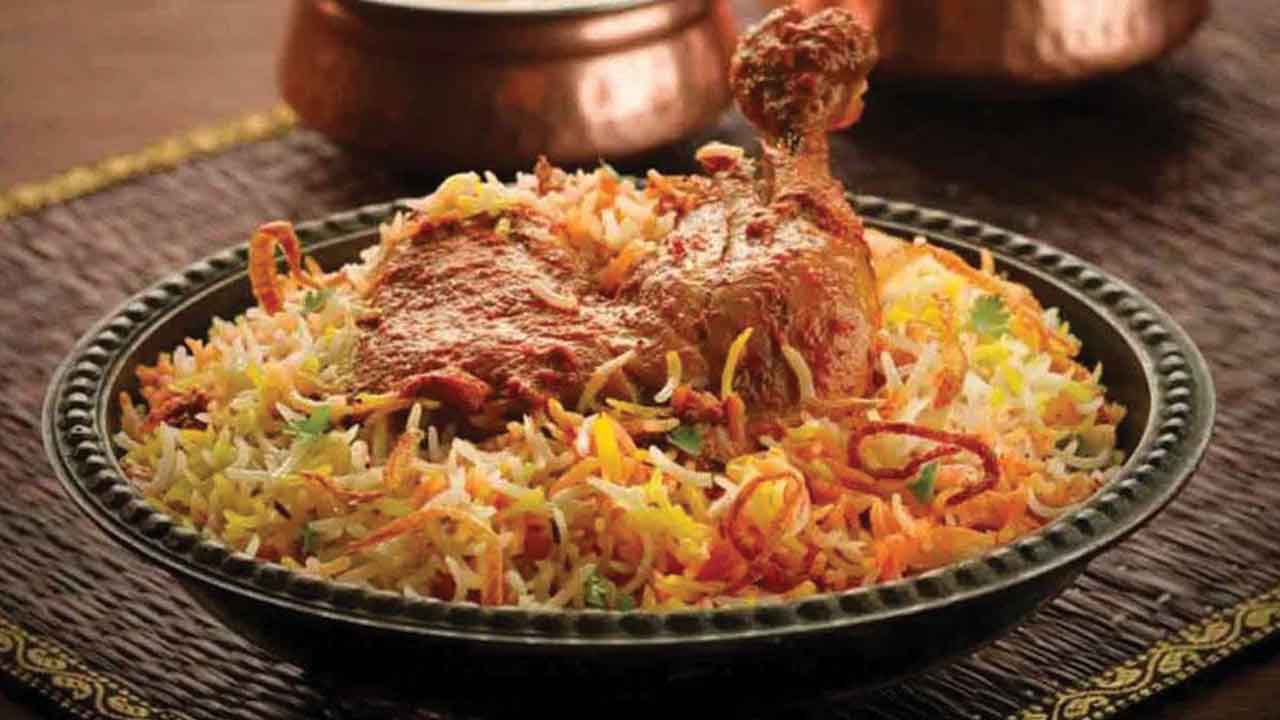 నిమిషానికి.. 21 చికెన్‌ బిర్యానీలు