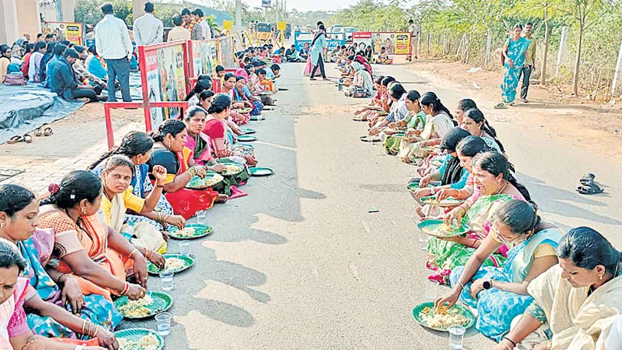 ఎస్‌ఎస్‌ఏ ఉద్యోగుల వంటా వార్పు