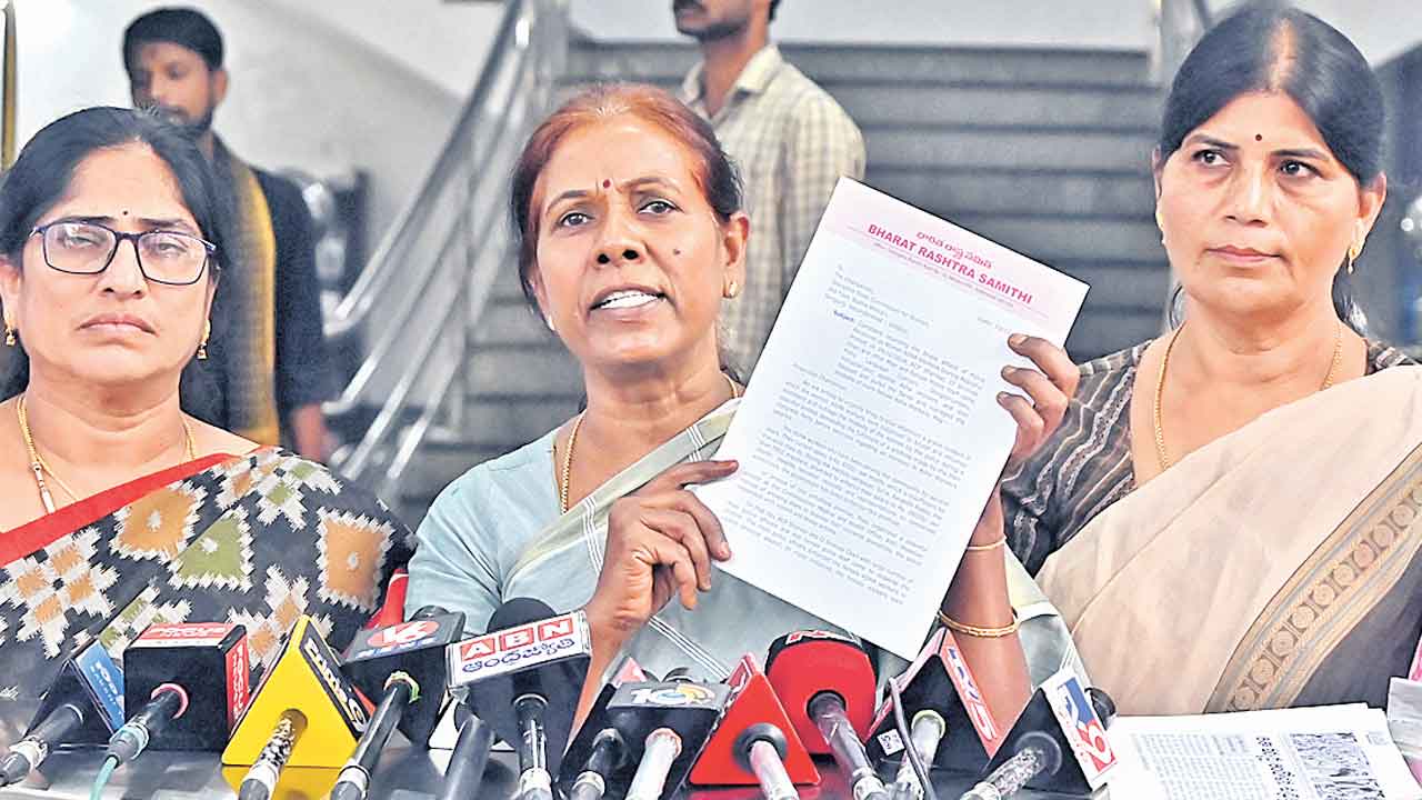 మహిళలంటే రేవంత్‌కు గౌరవం లేదు