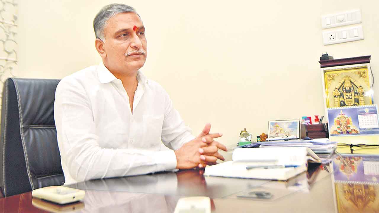 కాంగ్రెస్ సర్కారు కక్షకట్టింది