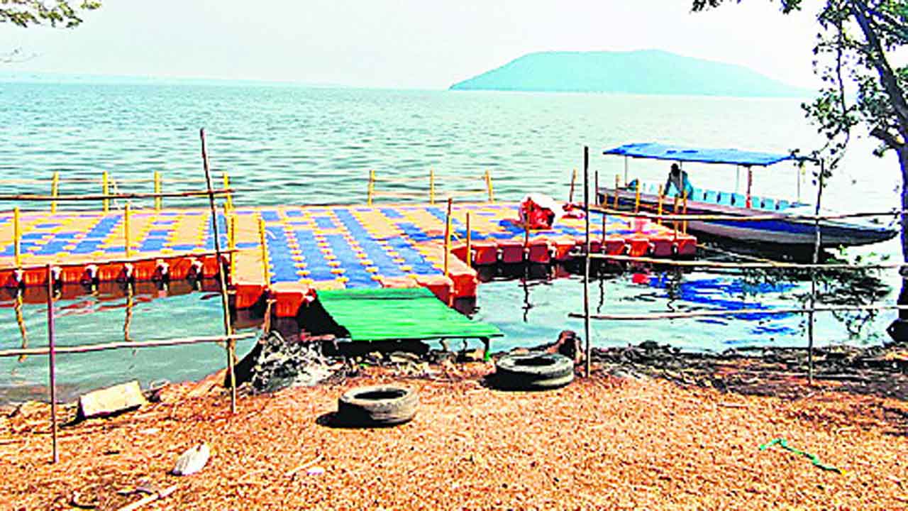 పాకాలలో త్వరలో బోటు షికారు