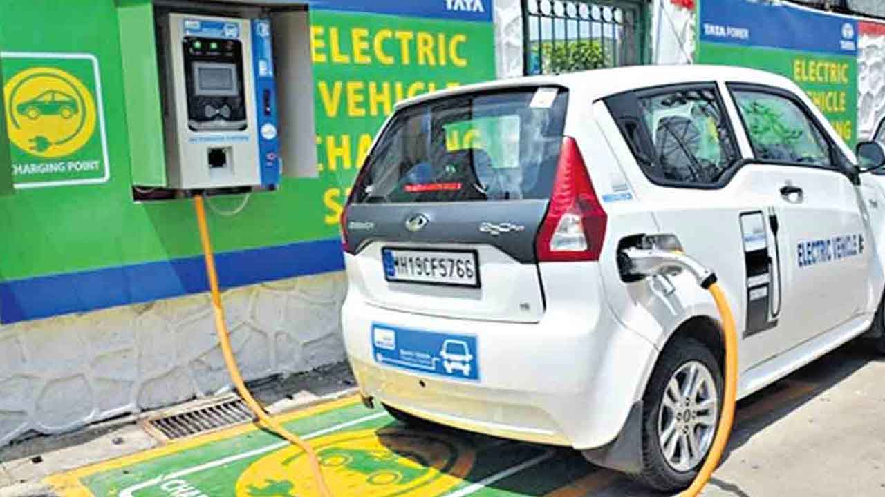 గ్రేటర్‌లో మరో 40 చోట్ల చార్జింగ్‌ పాయింట్లు