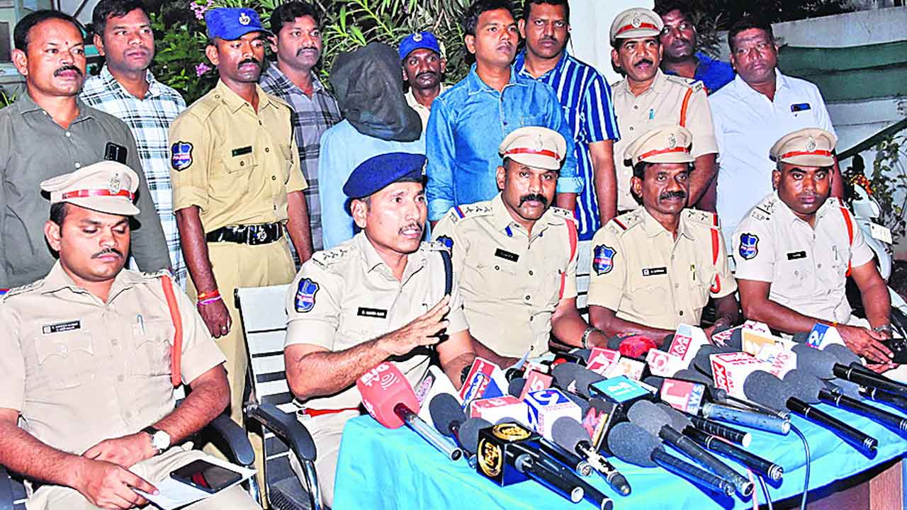 రూ.5 లక్షలు ఇవ్వనందుకే హత్య