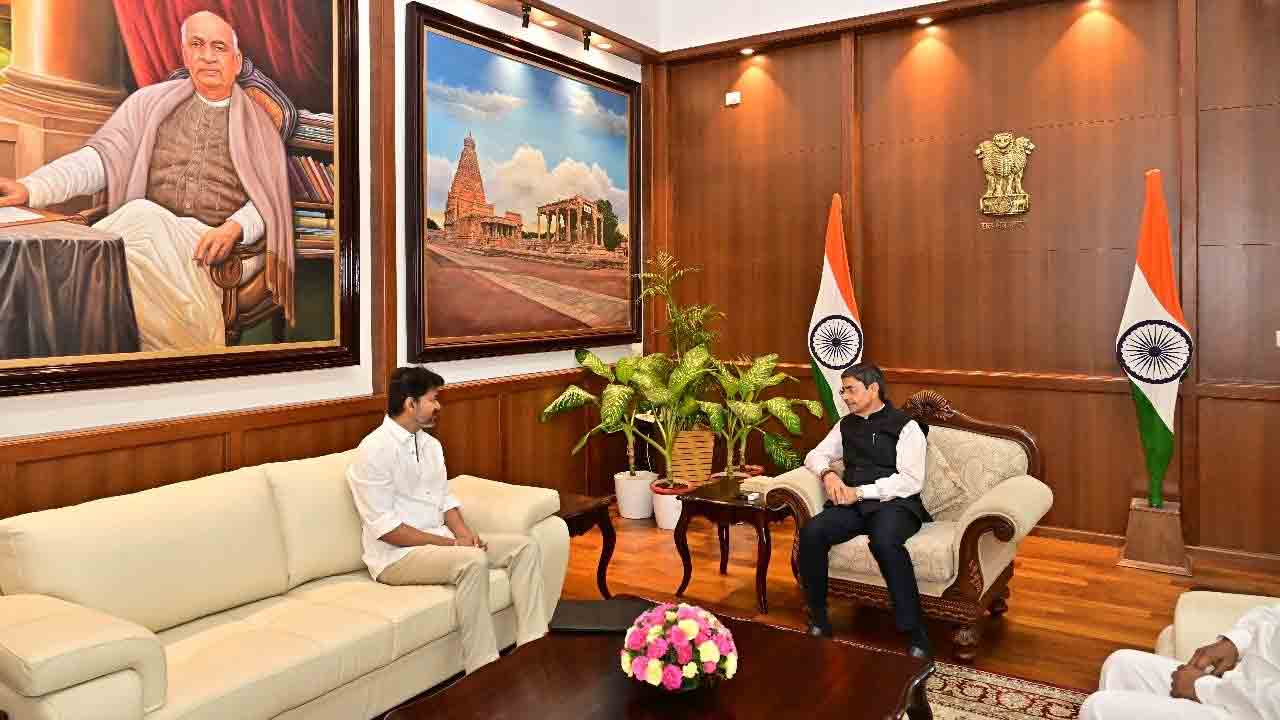 Actor Vijay | మహిళల రక్షణకు చర్యలు తీసుకోవాలి.. తమిళనాడు గవర్నర్‌కు నటుడు విజయ్‌ వినతి