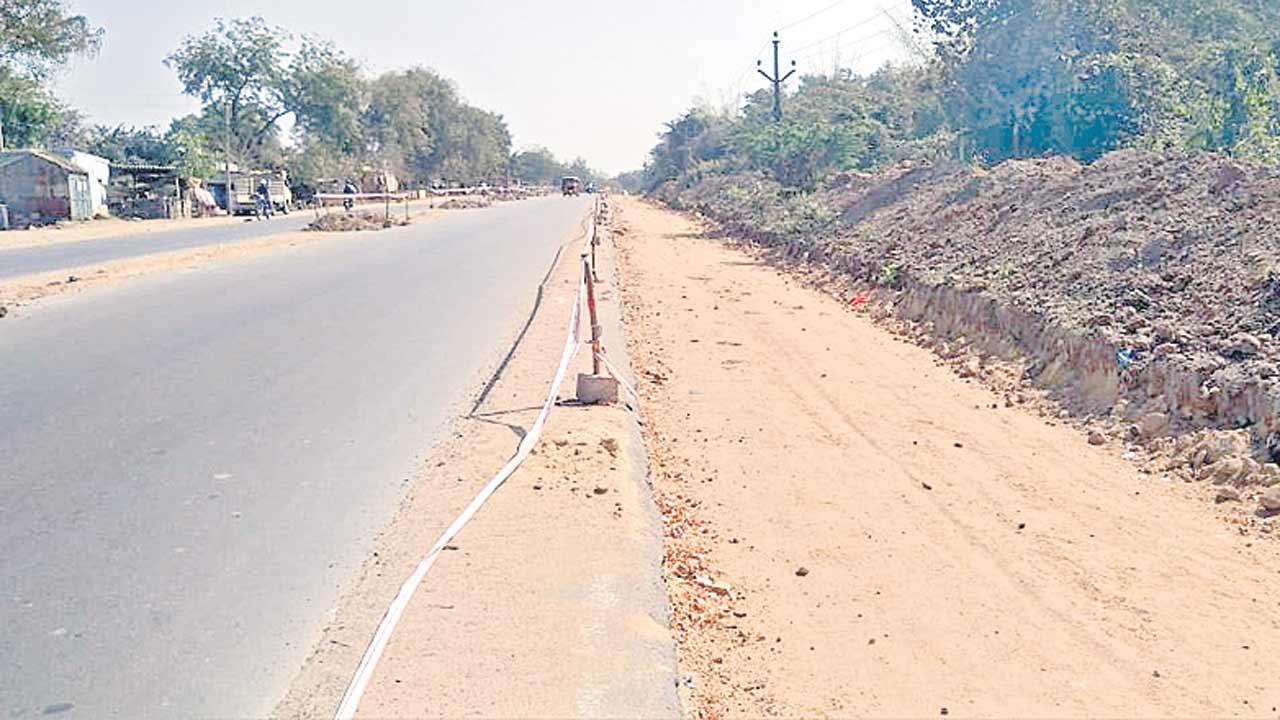 తవ్వింది కొండంత.. పైన్ పిసరంత