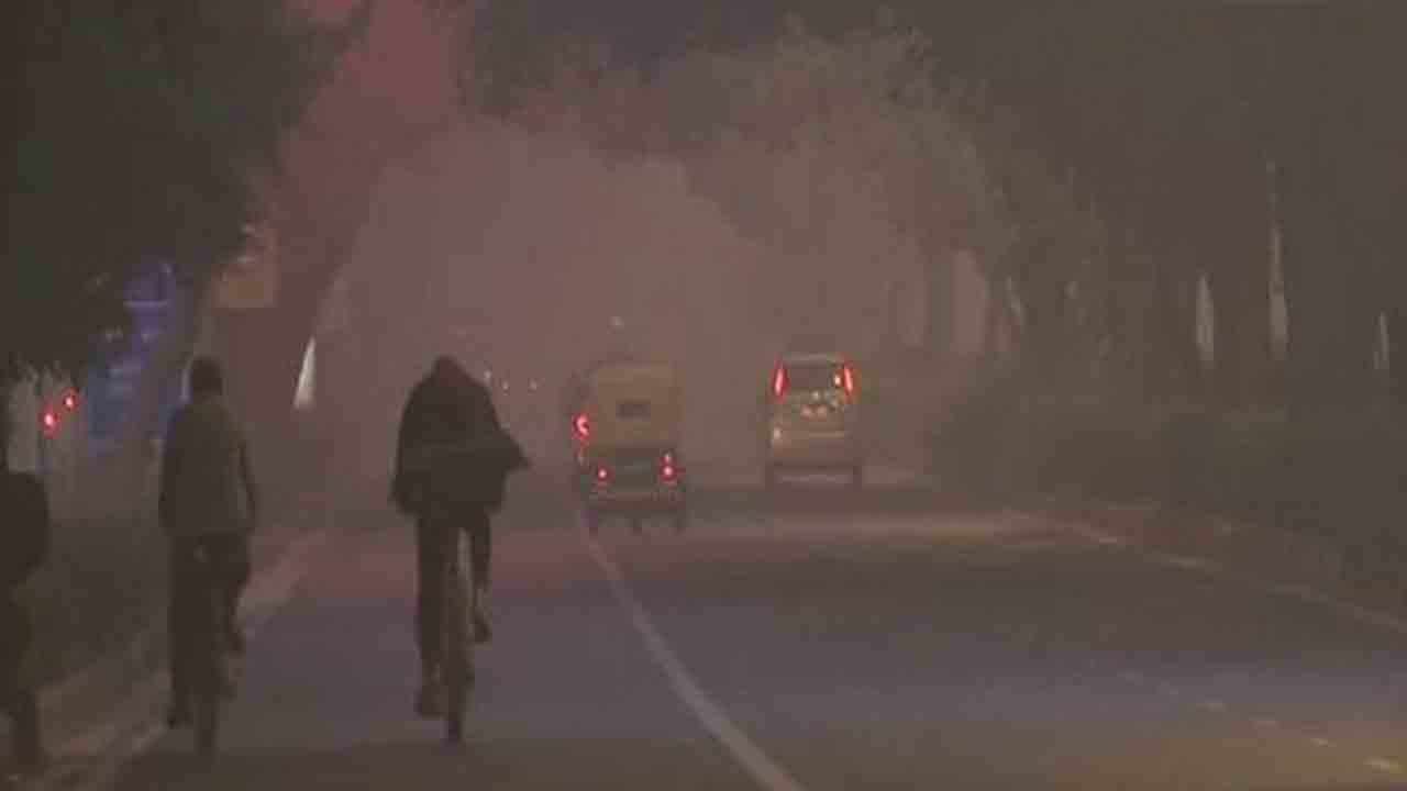 Air Pollution | ఢిల్లీలో మరోసారి తీవ్రస్థాయికి వాయు కాలుష్యం.. 400 మార్క్‌ను దాటిన ఏక్యూఐ