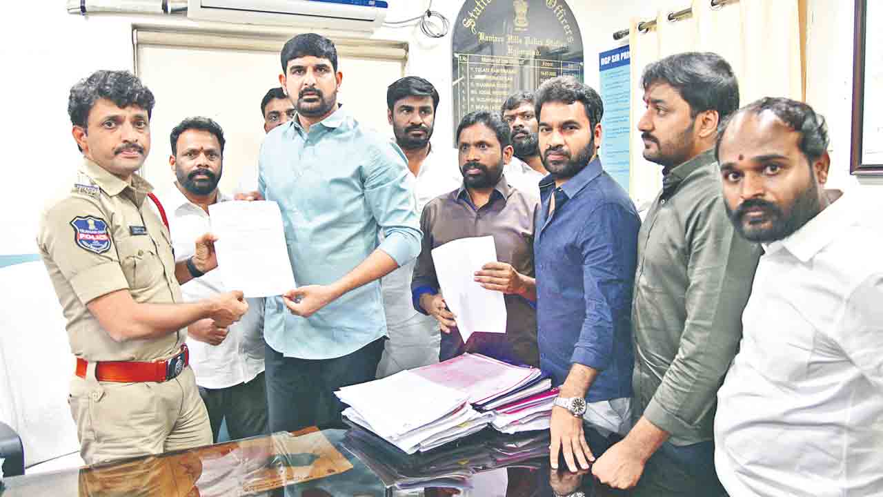 MLA Kaushik Reddy | కౌశిక్‌రెడ్డిపై కేసు.. సీఐ విధులకు ఆటంకం కలిగించారని అభియోగం