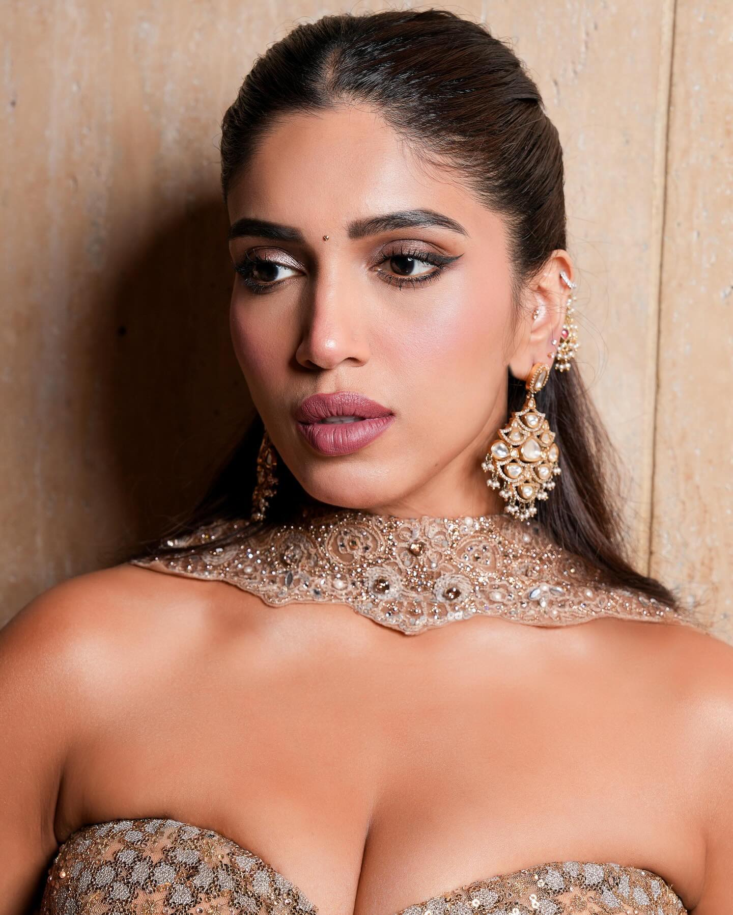 Bhumi Pednekar (32)