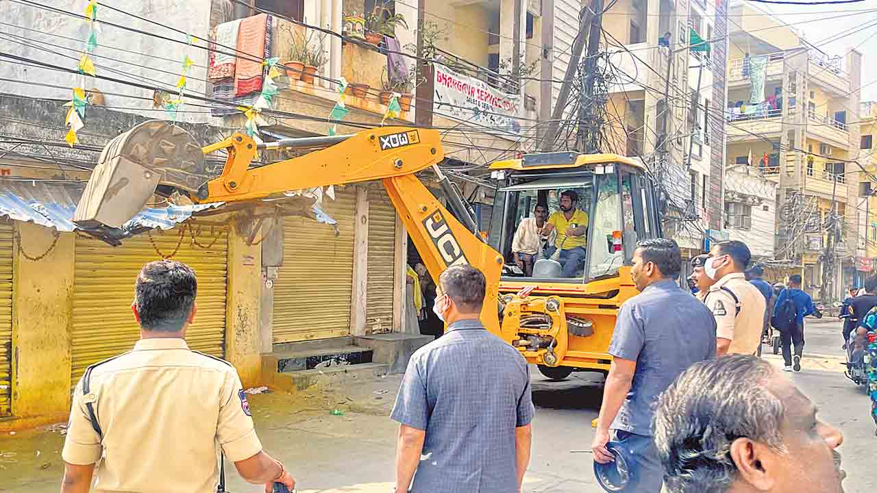 కూల్చేశారు..