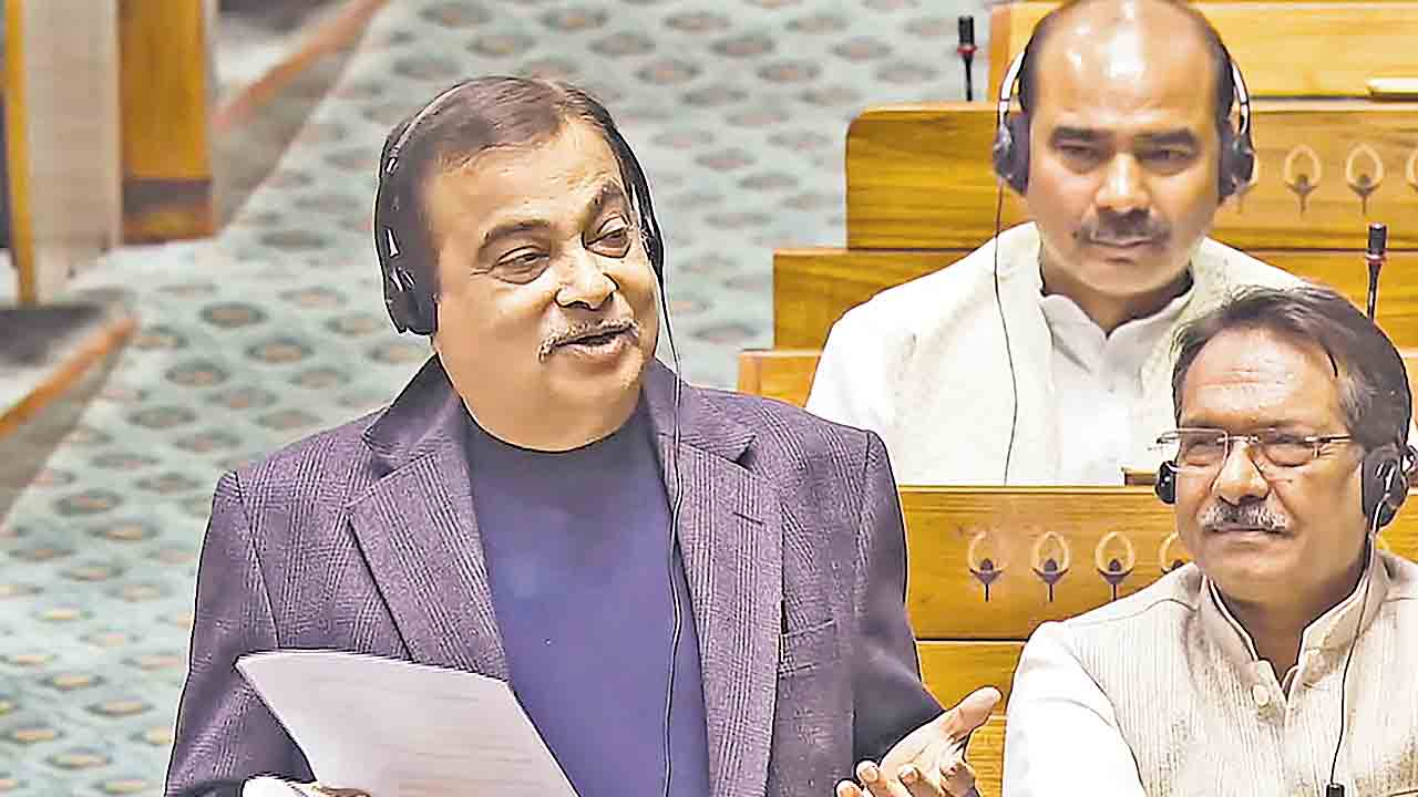 రోడ్డు ప్రమాదాలపై చర్చల్లో.. తలదించుకోవాల్సి వస్తున్నది