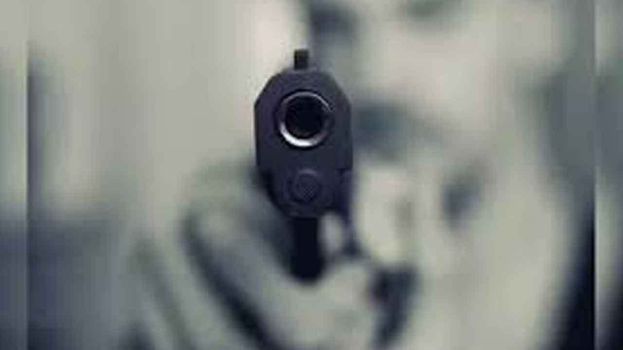 Government School | మందలించినందుకు.. ప్రిన్సిపాల్‌ను కాల్చిచంపిన విద్యార్థి