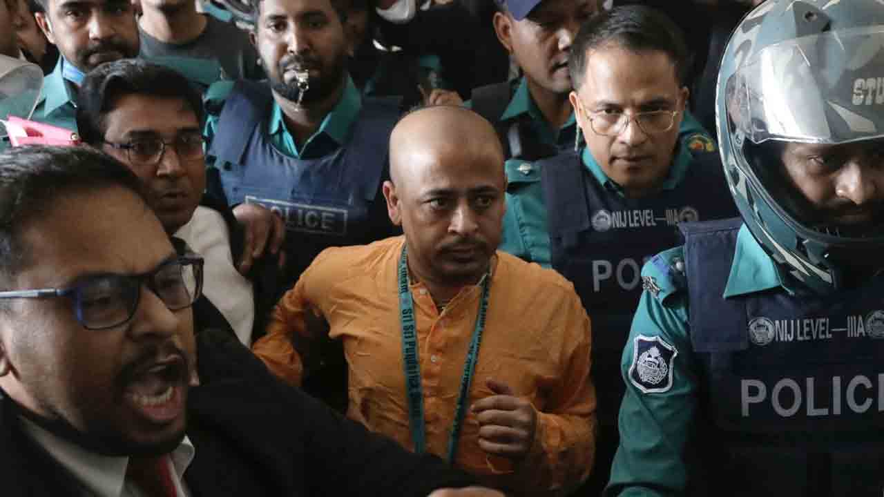 Chinmoy Krishna Das | చిన్మయ్‌ కృష్ణదాస్‌పై బంగ్లాదేశ్‌లో మరో కేసు