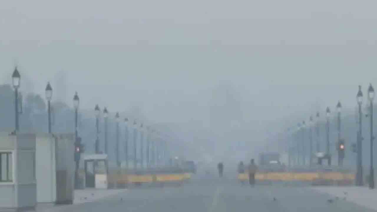 Delhi | ఢిల్లీలో 4.9 డిగ్రీలకు పడిపోయిన ఉష్ణోగ్రతలు.. అధ్వానంగానే గాలి నాణ్యత