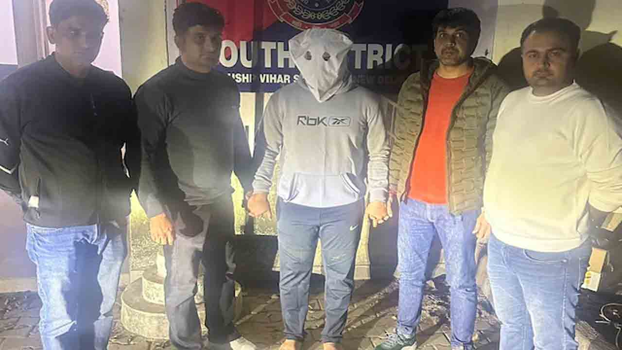 Delhi Triple Murder | వీడిన ట్రిపుల్‌ మర్డర్‌ మిస్టరీ.. కుమారుడే హంతకుడు