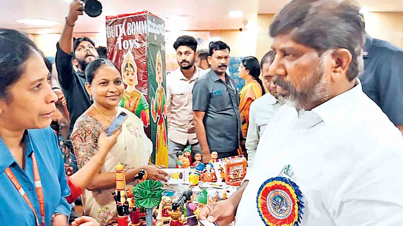 మహిళా పారిశ్రామికవేత్తలకు చేయూత