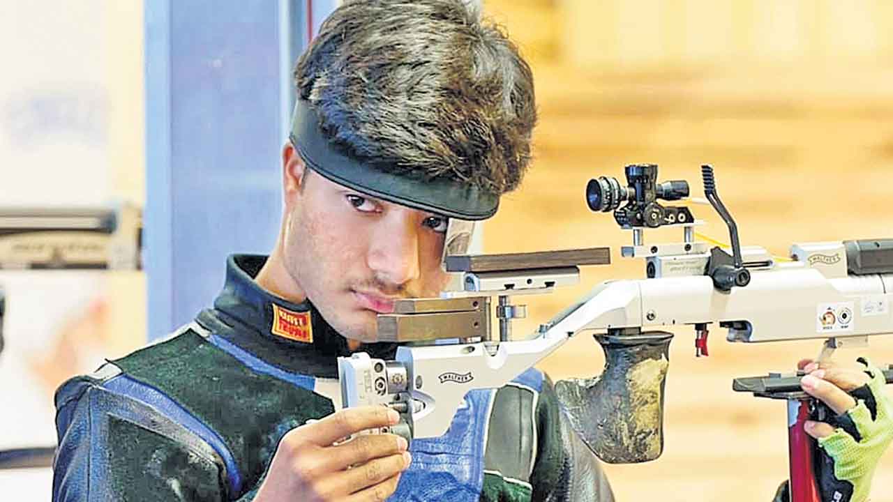 హైదరాబాదీ షూటర్‌కు రజతం