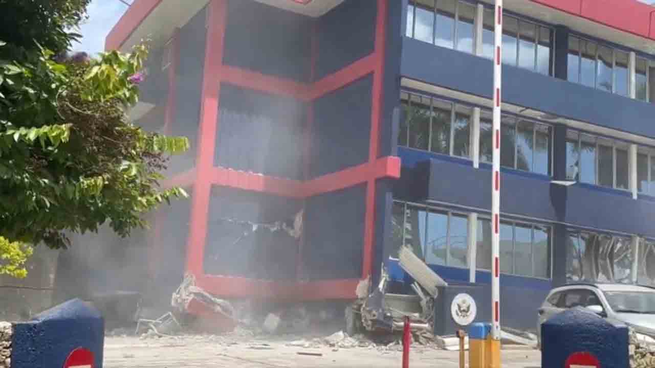 Earthquake | 7.3 తీవ్రతతో భారీ భూకంపం.. ధ్వంసమైన భవనాలు.. వీడియోలు