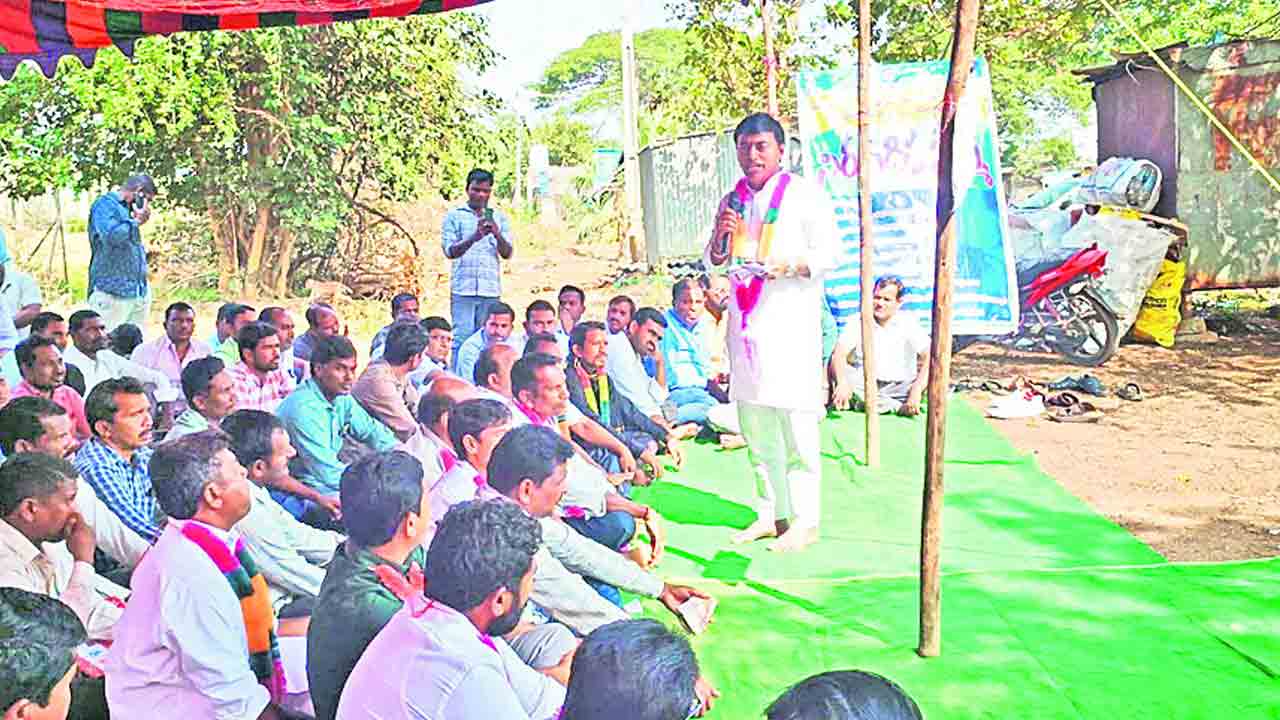 కాంగ్రెస్‌కు ఓట్లేనా.. సమస్యలు పట్టవా?