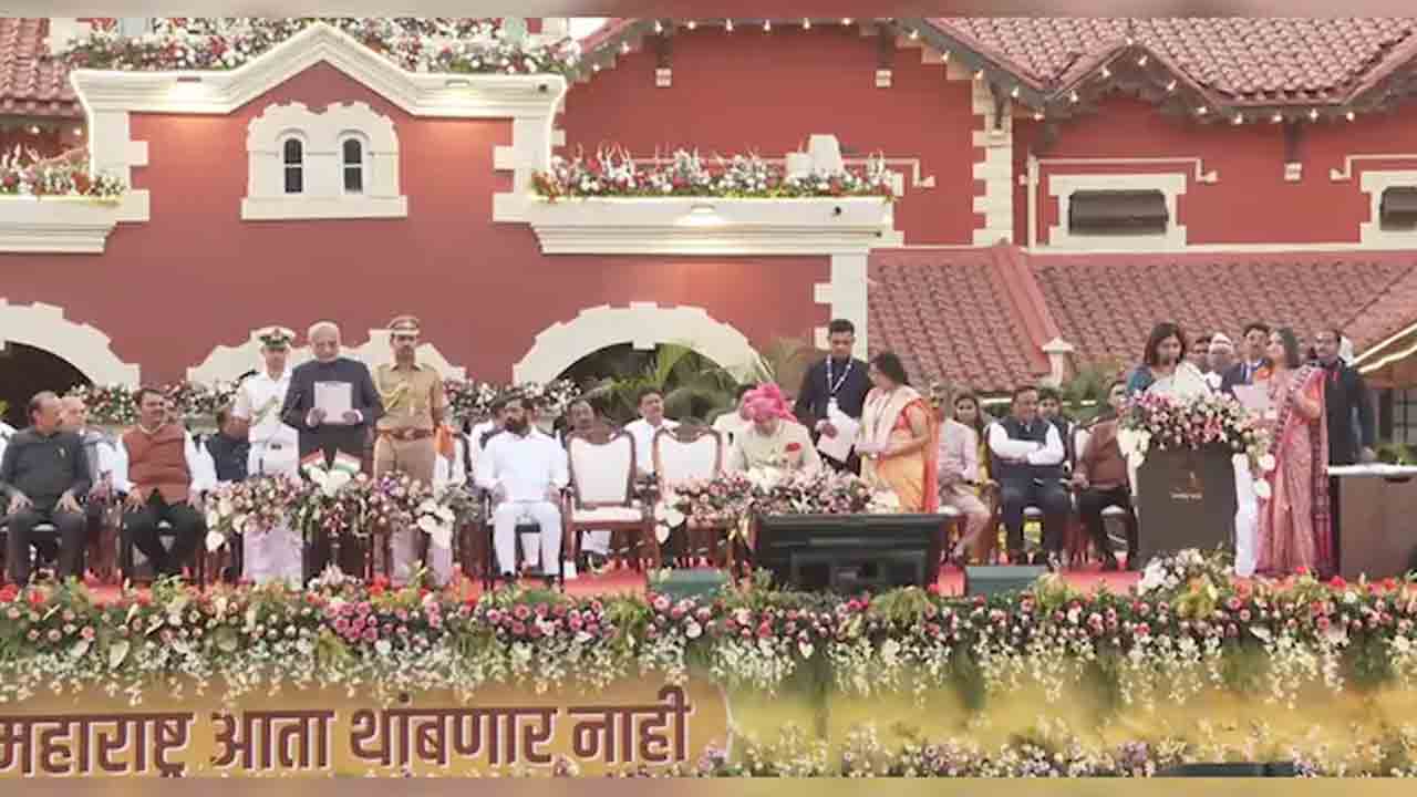 Devendra Fadnavis | 42 మందితో కొలువు దీరిన ఫడ్నవీస్ క్యాబినెట్..!