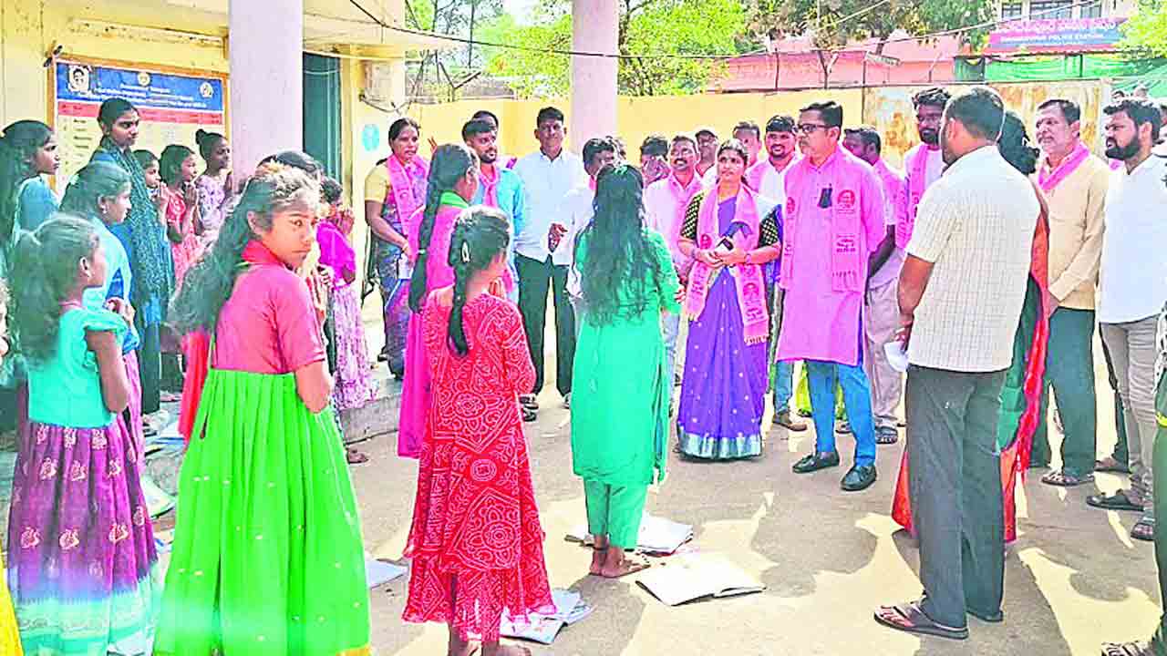 మెనూ ప్రకారం భోజనం అందించాలి