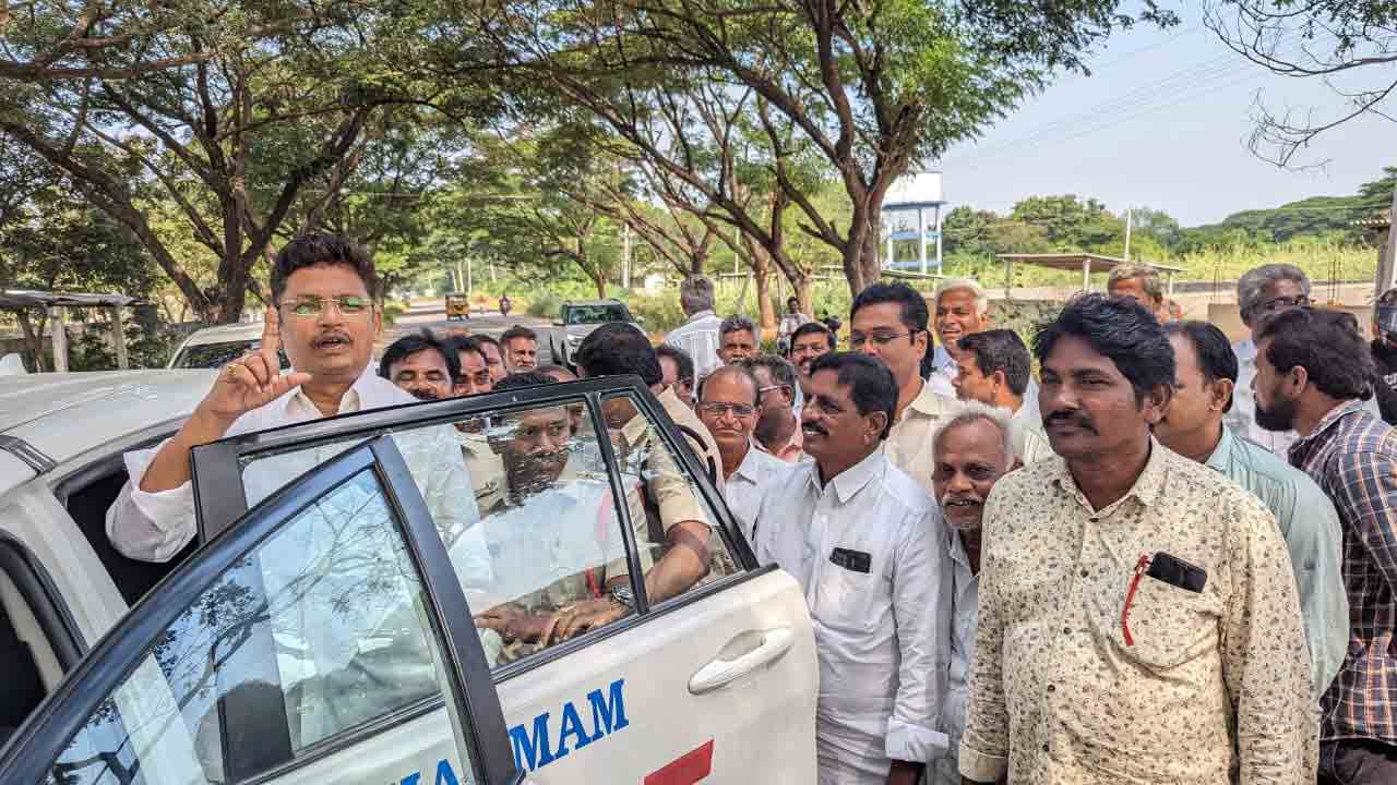 ప్రజా పాలన కాదు.. రాక్షస పాలన