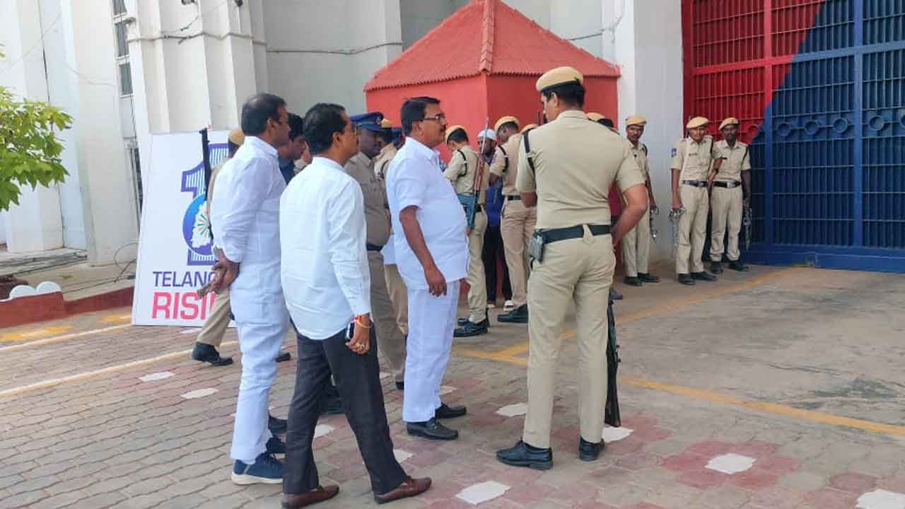 లగచర్ల బాధితులను విడుదల చేయాలి