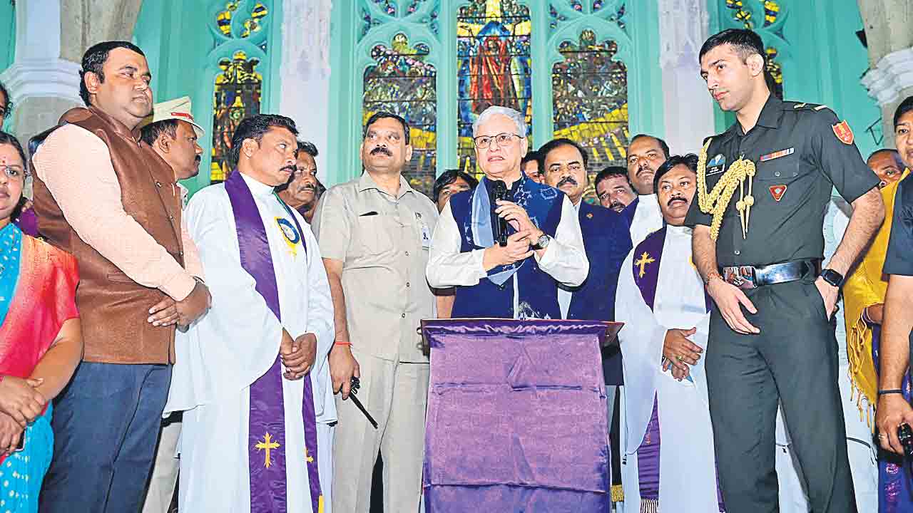 శాంతికి ప్రతీక మెదక్‌ చర్చి: గవర్నర్‌ విష్ణు దేవ్‌ వర్మ