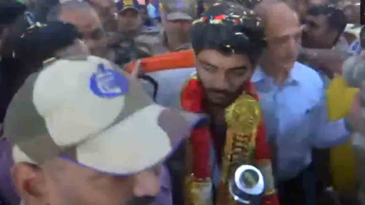 Gukesh | చాంపియ‌న్‌ ట్రోఫీతో స్వదేశంలో అడుగుపెట్టిన గుకేశ్‌