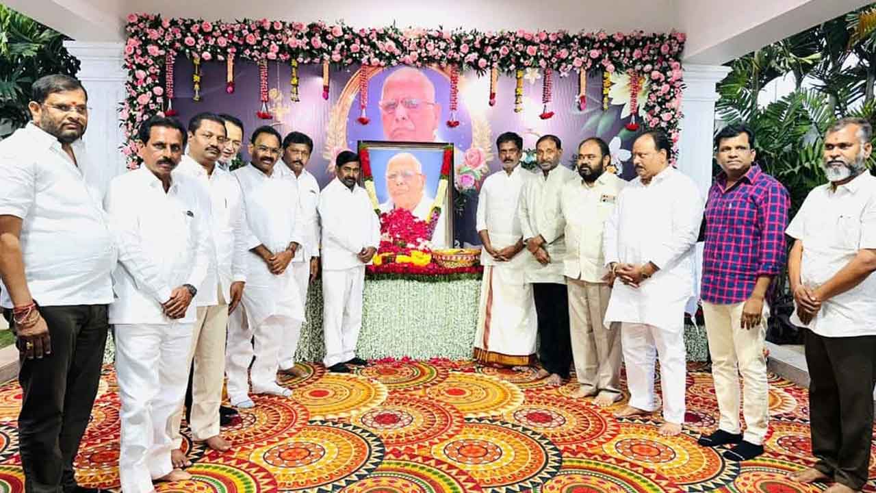 మాజీ ఎమ్మెల్యే మర్రికి ఉమ్మడి జిల్లా నేతల పరామర్శ