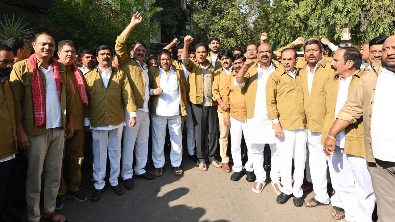 ఆటో అన్నలూ..అధైర్యపడొద్దు