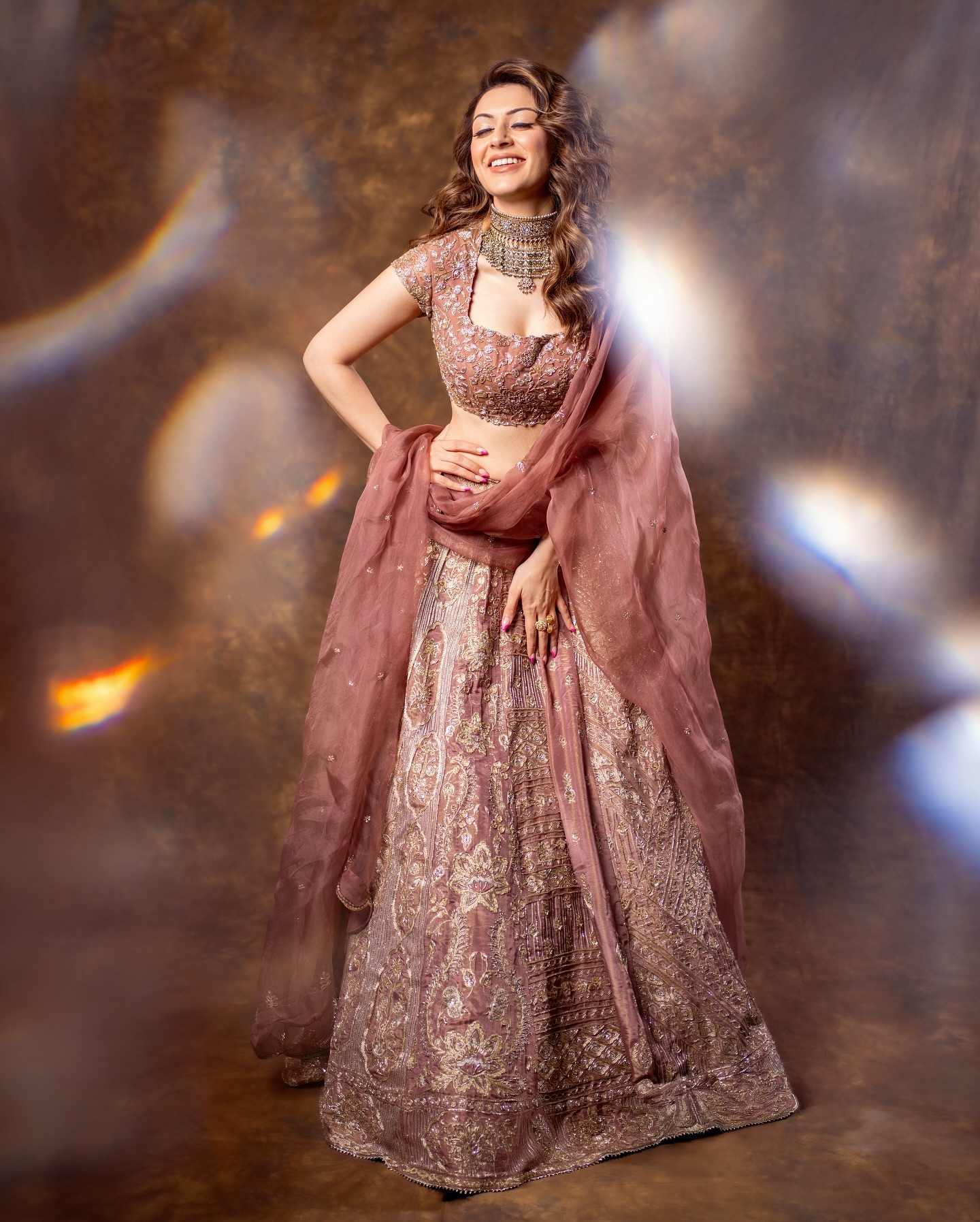 Hansika Motwani (17)
