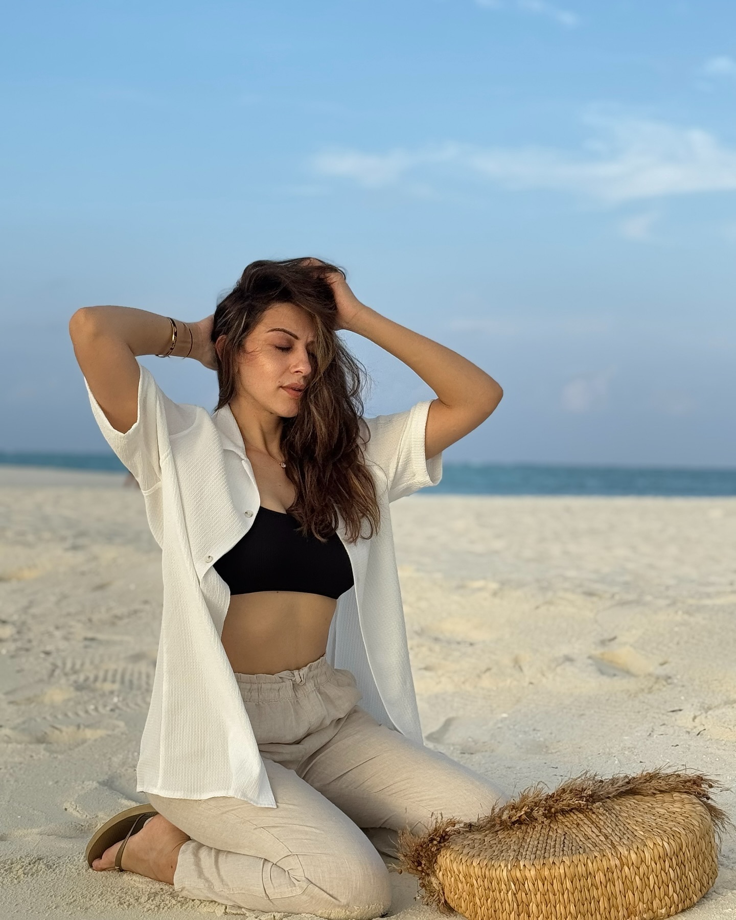 Hansika Motwani (2)