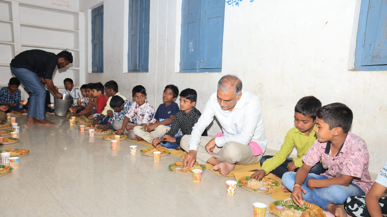 Harish Rao | అసెంబ్లీలో చెప్పిన మెను వేరే.. హాస్టల్‌లో మెను వేరే.. : హరీశ్‌రావు